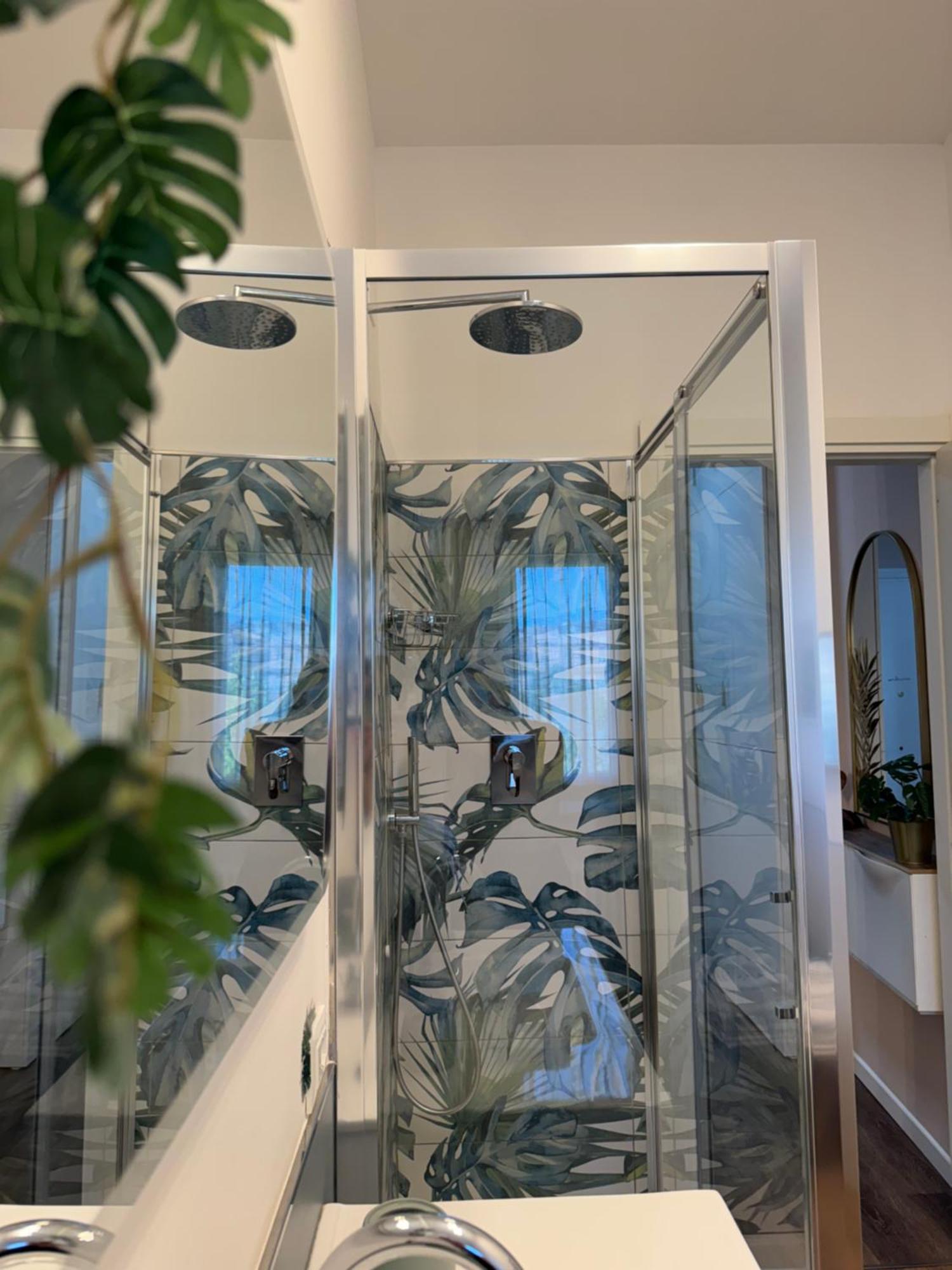 Monstera House Rom